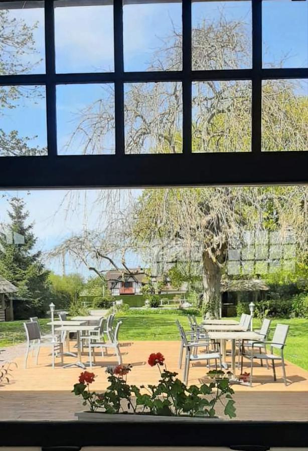 Logis Auberge Des Aulnettes Hérouville-Saint-Clair Eksteriør billede