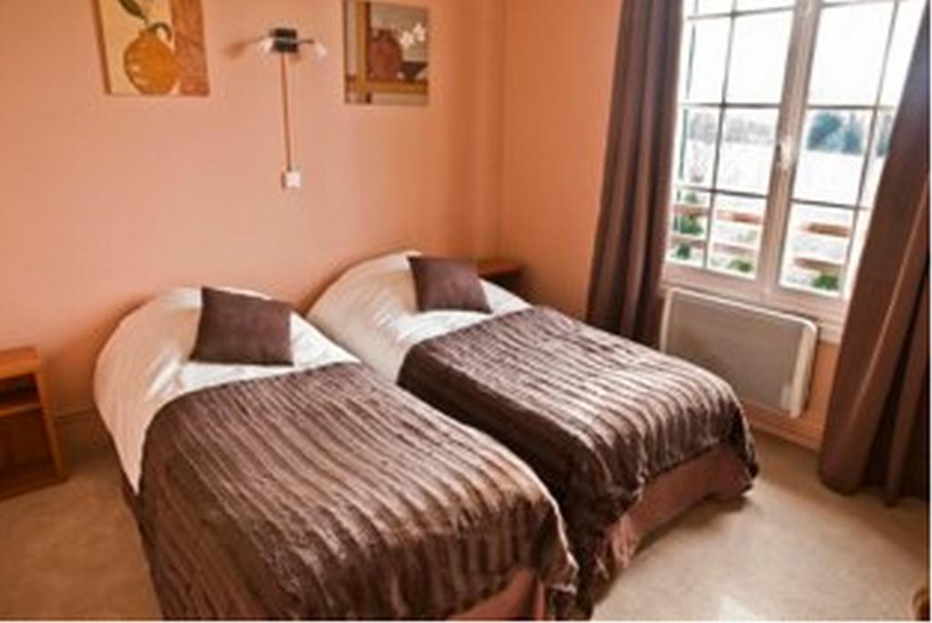 Logis Auberge Des Aulnettes Hérouville-Saint-Clair Eksteriør billede
