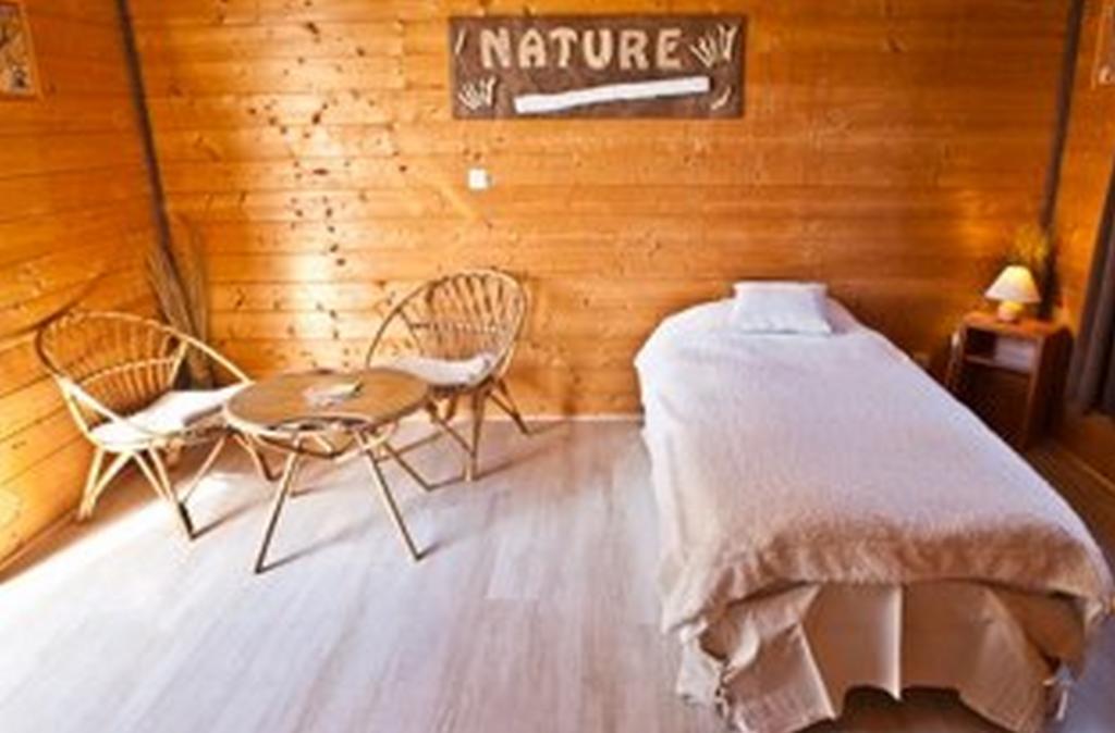 Logis Auberge Des Aulnettes Hérouville-Saint-Clair Eksteriør billede