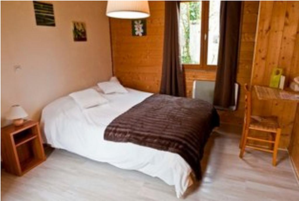 Logis Auberge Des Aulnettes Hérouville-Saint-Clair Eksteriør billede