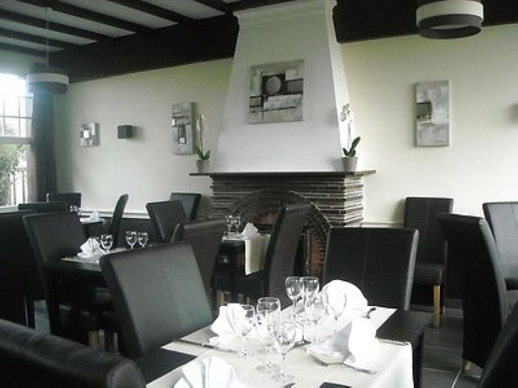 Logis Auberge Des Aulnettes Hérouville-Saint-Clair Eksteriør billede