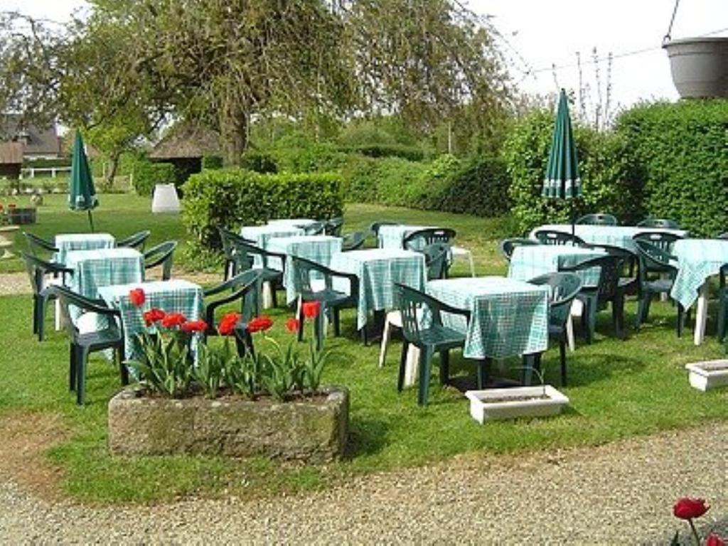 Logis Auberge Des Aulnettes Hérouville-Saint-Clair Eksteriør billede