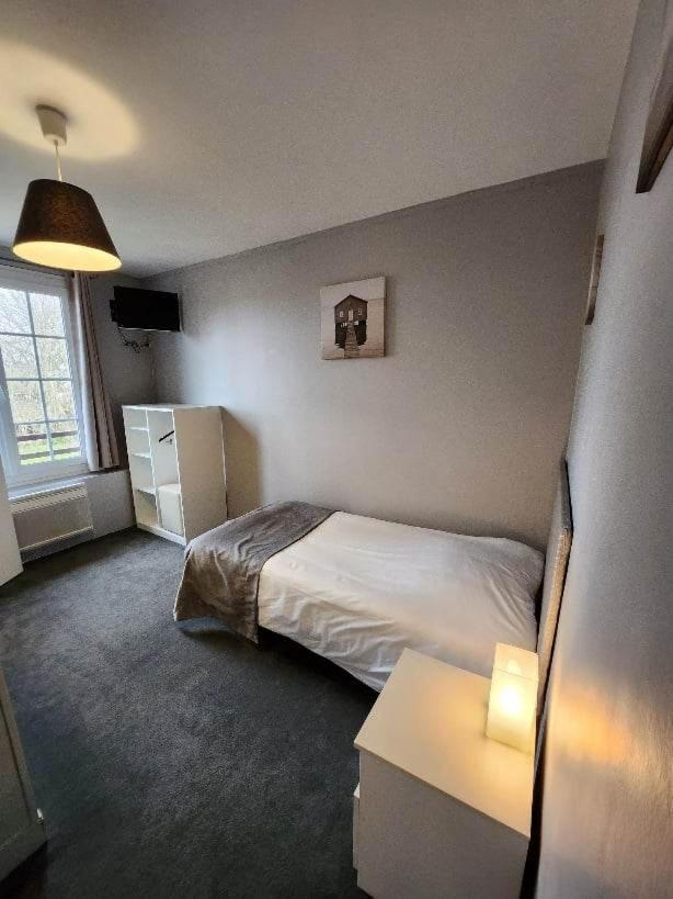 Logis Auberge Des Aulnettes Hérouville-Saint-Clair Eksteriør billede