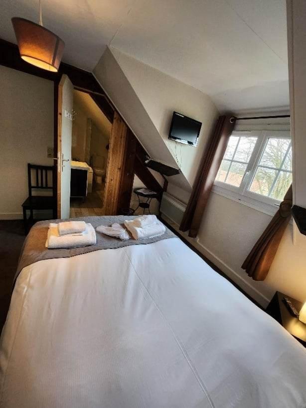 Logis Auberge Des Aulnettes Hérouville-Saint-Clair Eksteriør billede