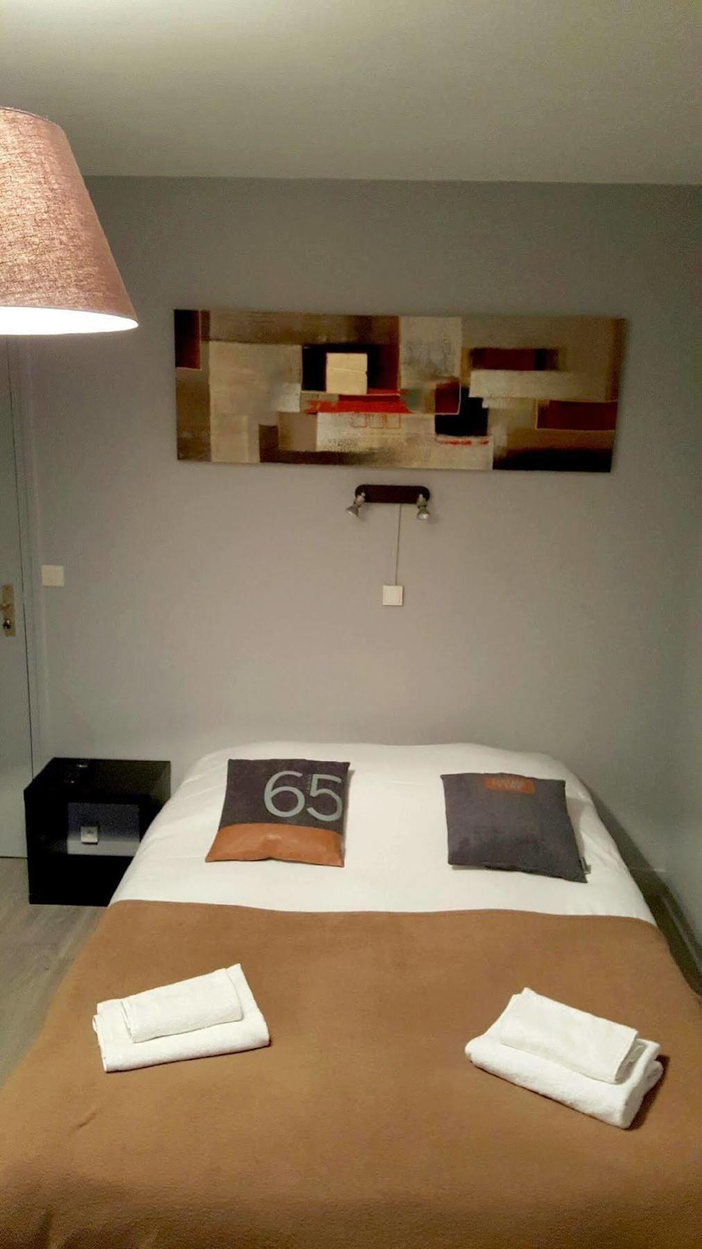 Logis Auberge Des Aulnettes Hérouville-Saint-Clair Eksteriør billede