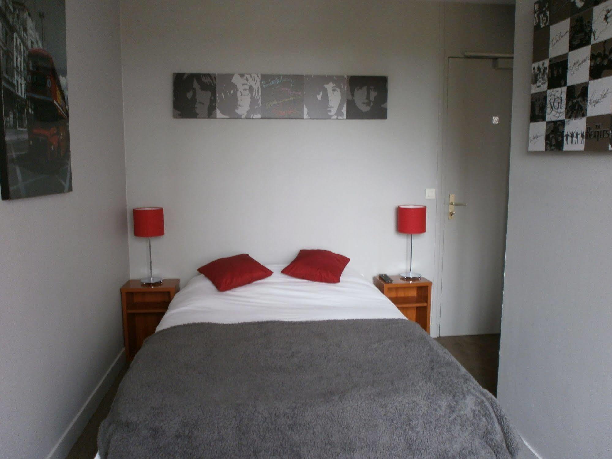 Logis Auberge Des Aulnettes Hérouville-Saint-Clair Eksteriør billede