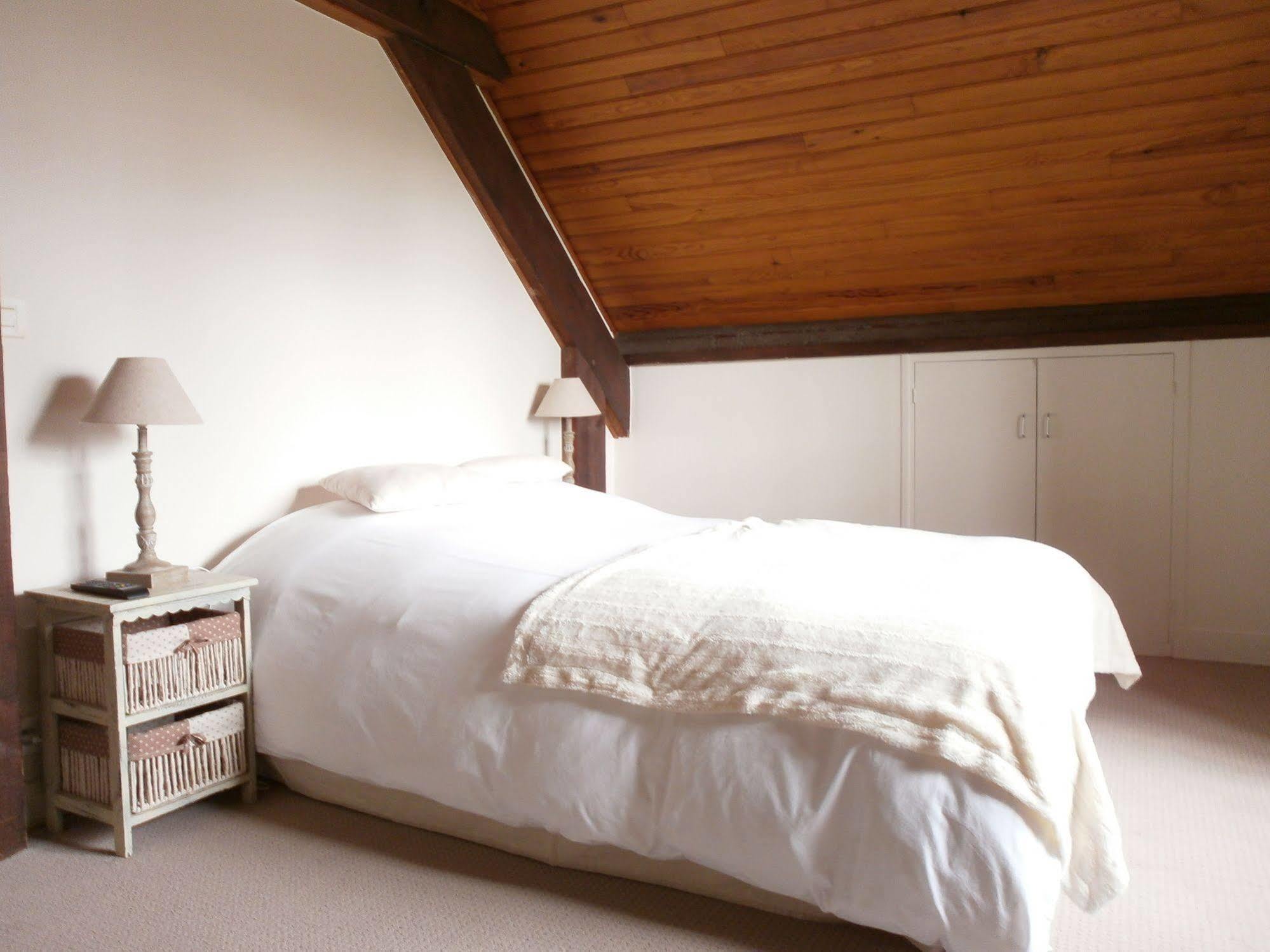 Logis Auberge Des Aulnettes Hérouville-Saint-Clair Eksteriør billede