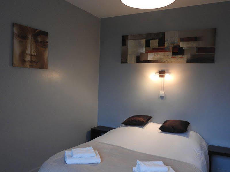 Logis Auberge Des Aulnettes Hérouville-Saint-Clair Eksteriør billede