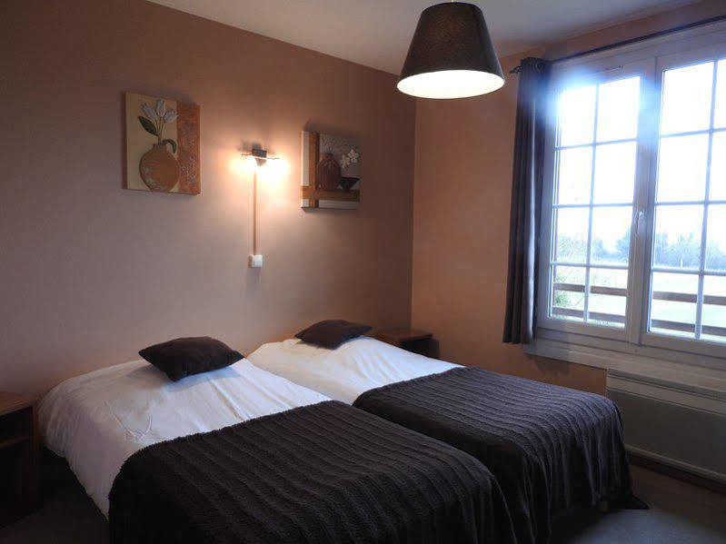Logis Auberge Des Aulnettes Hérouville-Saint-Clair Eksteriør billede
